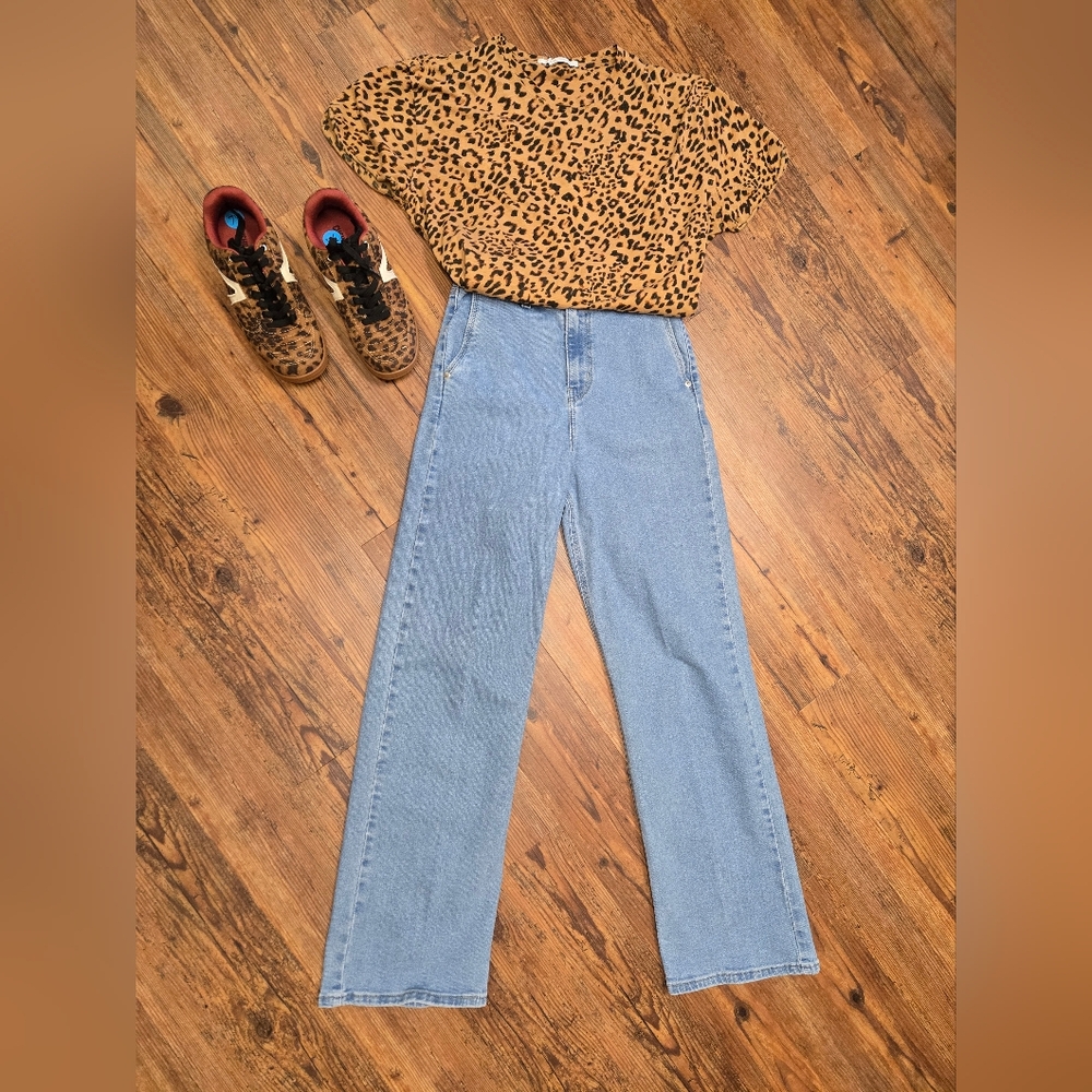 Levi's Signature Trouser Jeans 2 great cond. pockets straight leg too cute